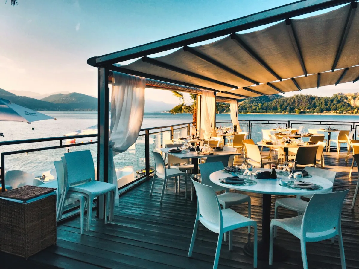 Stylish digital menu presentation